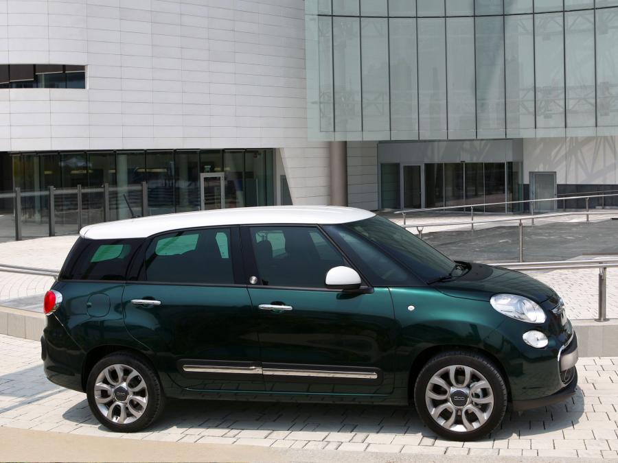  Fiat 500L Living 2013 года  (фото 28 из 34)